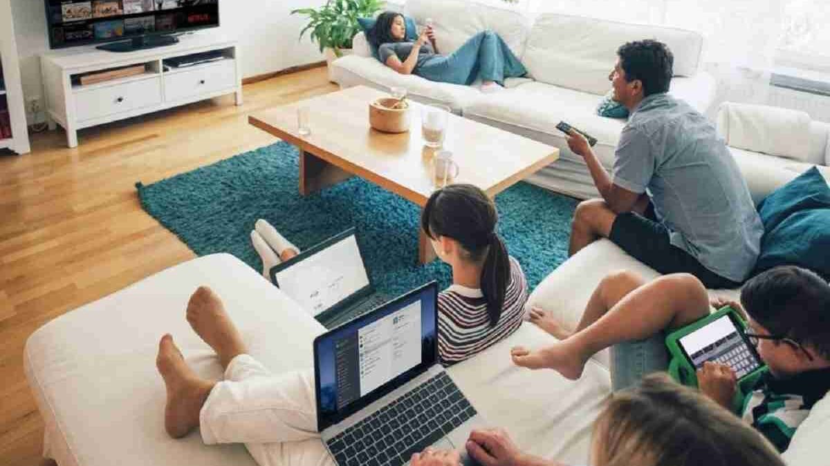 TechInsiderz.com Gadgets 2025: 7 Cutting-Edge Devices You Need—Now or Never